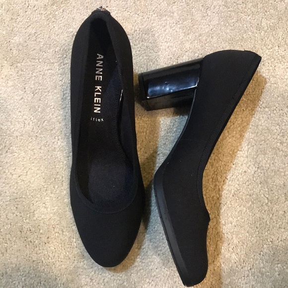 Anne Klein Black iFlex “Carole” Women’s Block Patent Look Heel Fabric Shoes-11 - Picture 1 of 11